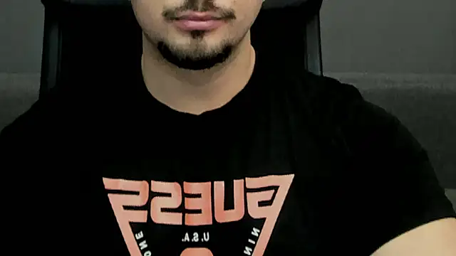 Snapshot of TonyWilcox chatting on 19, 2, 2025 TonyWilcox online show from 19, 2, 2025