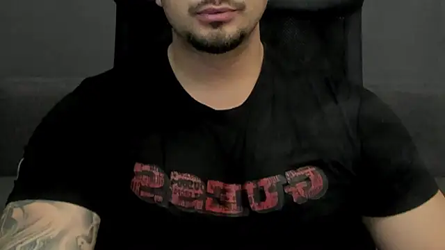 Snapshot of TonyWilcox chatting on 22, 2, 2025 TonyWilcox online show from 22, 2, 2025