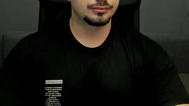 Snapshot of TonyWilcox chatting on 1, 3, 2025 TonyWilcox online show from 1, 3, 2025