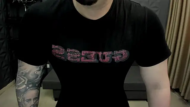 Snapshot of TonyWilcox chatting on 7, 3, 2025 TonyWilcox online show from 7, 3, 2025