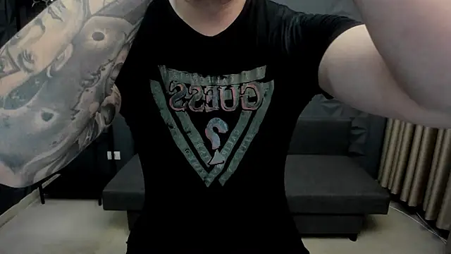 Snapshot of TonyWilcox chatting on 8, 3, 2025 TonyWilcox online show from 8, 3, 2025