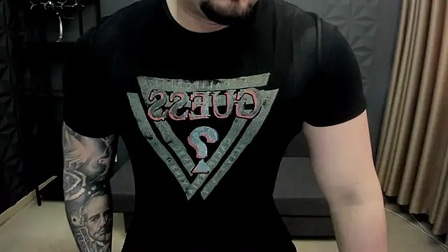 Snapshot of TonyWilcox chatting on 8, 3, 2025 TonyWilcox online show from 8, 3, 2025