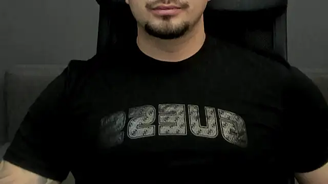 Snapshot of TonyWilcox chatting on 10, 3, 2025 TonyWilcox online show from 10, 3, 2025