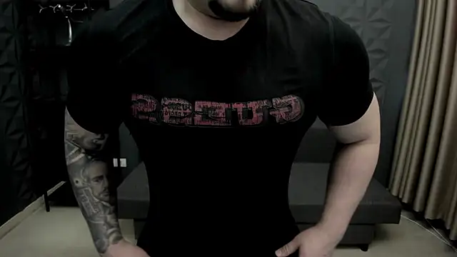 Snapshot of TonyWilcox chatting on 10, 3, 2025 TonyWilcox online show from 10, 3, 2025