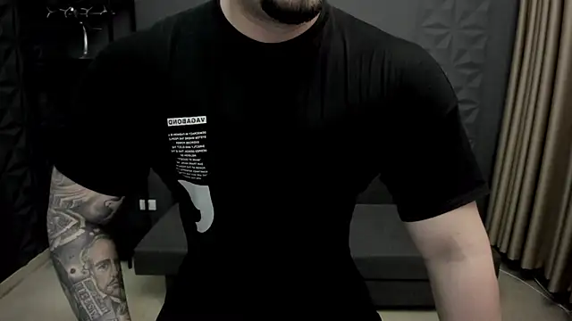 Snapshot of TonyWilcox chatting on 11, 3, 2025 TonyWilcox online show from 11, 3, 2025