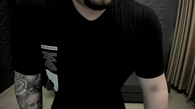 Snapshot of TonyWilcox chatting on 11, 3, 2025 TonyWilcox online show from 11, 3, 2025