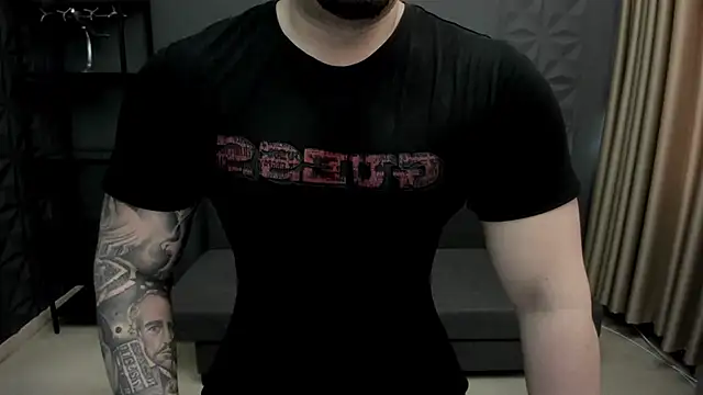 Snapshot of TonyWilcox chatting on 11, 3, 2025 TonyWilcox online show from 11, 3, 2025