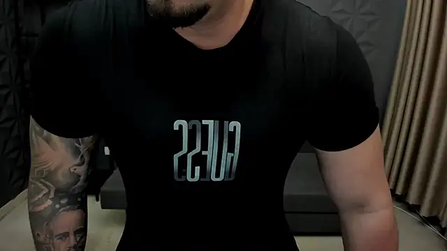 Snapshot of TonyWilcox chatting on 13, 9, 2025 TonyWilcox online show from 13, 9, 2025