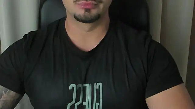 Snapshot of TonyWilcox chatting on 1, 10, 2025 TonyWilcox online show from 1, 10, 2025