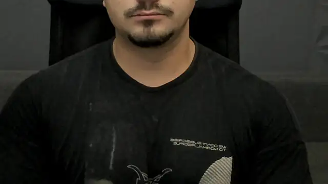 Snapshot of TonyWilcox chatting on 23, 10, 2025 TonyWilcox online show from 23, 10, 2025