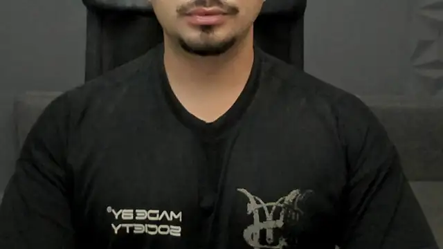 Snapshot of TonyWilcox chatting on 28, 10, 2025 TonyWilcox online show from 28, 10, 2025