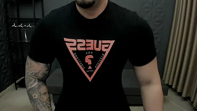 Snapshot of TonyWilcox chatting on 12, 11, 2025 TonyWilcox online show from 12, 11, 2025