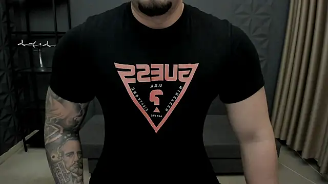 Snapshot of TonyWilcox chatting on 20, 11, 2025 TonyWilcox online show from 20, 11, 2025