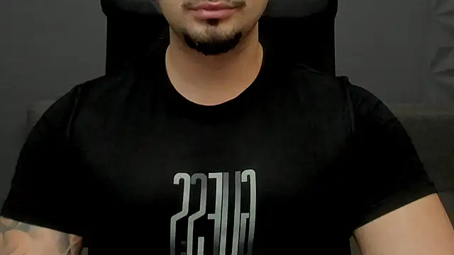 Snapshot of TonyWilcox chatting on 24, 11, 2025 TonyWilcox online show from 24, 11, 2025