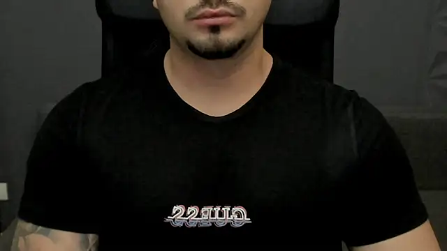 Snapshot of TonyWilcox chatting on 26, 11, 2025 TonyWilcox online show from 26, 11, 2025