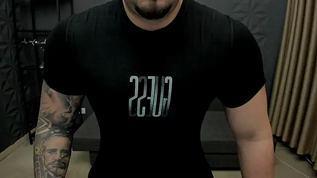 Snapshot of TonyWilcox chatting on 2, 12, 2025 TonyWilcox online show from 2, 12, 2025