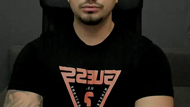 Snapshot of TonyWilcox chatting on 5, 12, 2025 TonyWilcox online show from 5, 12, 2025