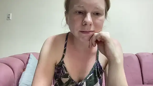 Snapshot of SweetLucy96 chatting on 29, 9, 2025 SweetLucy96 online show from 29, 9, 2025