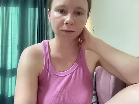 Snapshot of SweetLucy96 chatting on 27, 10, 2025 SweetLucy96 online show from 27, 10, 2025