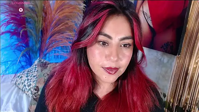 Snapshot of gatuwildhott chatting on 2, 4, 2026 gatuwildhott online show from 2, 4, 2026