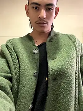 Snapshot of sorry-mom69 chatting on 14, 11, 2025 sorry-mom69 online show from 14, 11, 2025