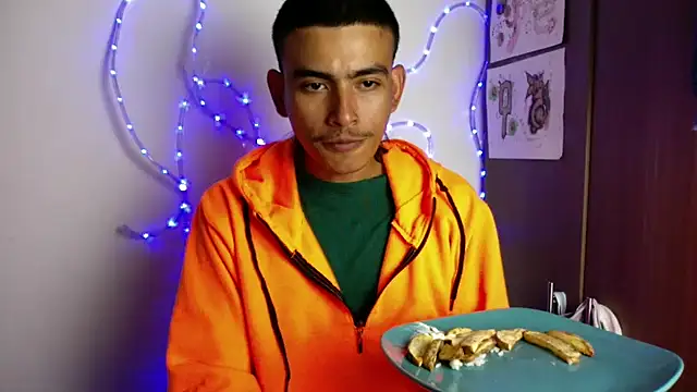 Snapshot of sorry-mom69 chatting on 13, 12, 2025 sorry-mom69 online show from 13, 12, 2025