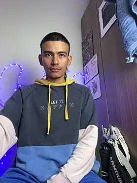 Snapshot of sorry-mom69 chatting on 14, 12, 2025 sorry-mom69 online show from 14, 12, 2025