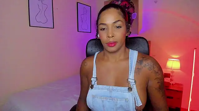 Snapshot of AitanaBrown_ chatting on 18, 9, 2025 AitanaBrown online show from 18, 9, 2025