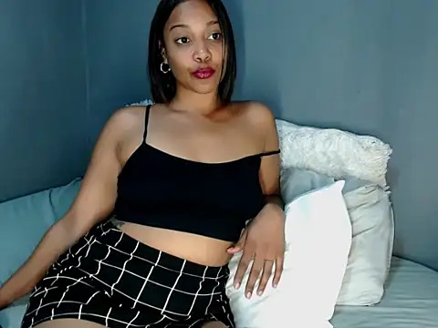  MoniqueLovay  online show from 12, 10, 2025