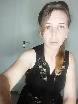 Snapshot of loveis007 chatting on 12, 9, 2025 loveis007 online show from 12, 9, 2025