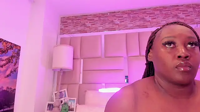 ShaniaBrownn online show from 14, 5, 2026