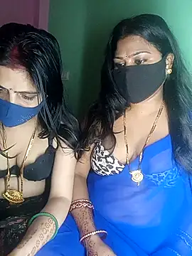 Snapshot of cutee__crazy chatting on 11, 10, 2025 cutee crazy online show from 11, 10, 2025