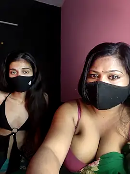 Snapshot of cutee__crazy chatting on 20, 12, 2025 cutee crazy online show from 20, 12, 2025