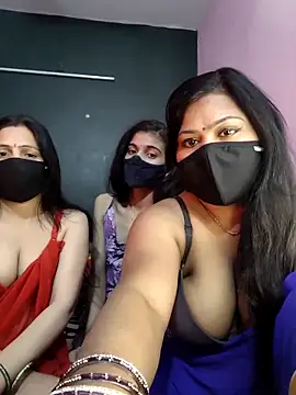 Snapshot of cutee__crazy chatting on 17, 1, 2026 cutee crazy online show from 17, 1, 2026