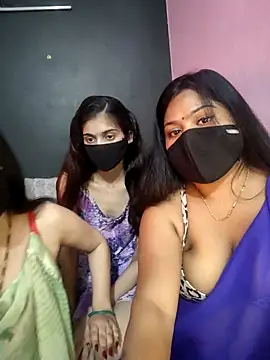 Snapshot of cutee__crazy chatting on 5, 2, 2026 cutee crazy online show from 5, 2, 2026