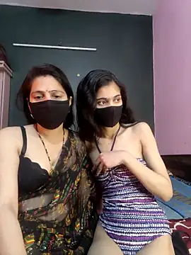 Snapshot of cutee__crazy chatting on 8, 2, 2026 cutee crazy online show from 8, 2, 2026