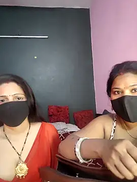 Snapshot of cutee__crazy chatting on 12, 2, 2026 cutee crazy online show from 12, 2, 2026