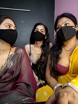 Snapshot of cutee__crazy chatting on 20, 2, 2026 cutee crazy online show from 20, 2, 2026