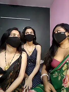 Snapshot of cutee__crazy chatting on 24, 2, 2026 cutee crazy online show from 24, 2, 2026