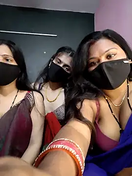 Snapshot of cutee__crazy chatting on 25, 2, 2026 cutee crazy online show from 25, 2, 2026