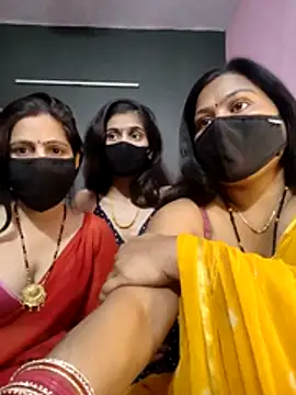 Snapshot of cutee__crazy chatting on 26, 2, 2026 cutee crazy online show from 26, 2, 2026