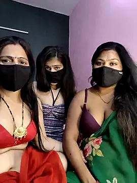 Snapshot of cutee__crazy chatting on 28, 2, 2026 cutee crazy online show from 28, 2, 2026