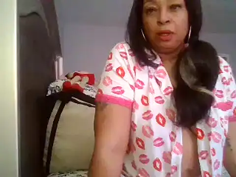 Snapshot of MSweetLindaParks chatting on 2, 2, 2025 MSweetLindaParks online show from 2, 2, 2025