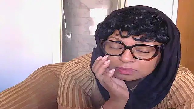 Snapshot of MSweetLindaParks chatting on 3, 10, 2025 MSweetLindaParks online show from 3, 10, 2025