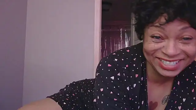 Snapshot of MSweetLindaParks chatting on 15, 10, 2025 MSweetLindaParks online show from 15, 10, 2025