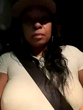 Snapshot of MSweetLindaParks chatting on 30, 11, 2025 MSweetLindaParks online show from 30, 11, 2025