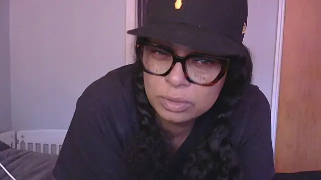 Snapshot of MSweetLindaParks chatting on 17, 12, 2025 MSweetLindaParks online show from 17, 12, 2025