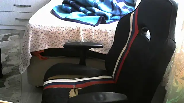 Snapshot of crazybaby5461 chatting on 11, 11, 2025 crazybaby5461 online show from 11, 11, 2025