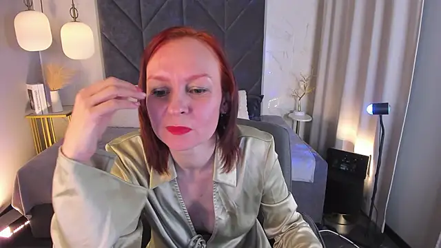 Snapshot of NikaGentle chatting on 5, 4, 2026 NikaGentle online show from 5, 4, 2026
