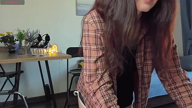 Snapshot of AvroraSakura chatting on 7, 3, 2025 AvroraSakura online show from 7, 3, 2025